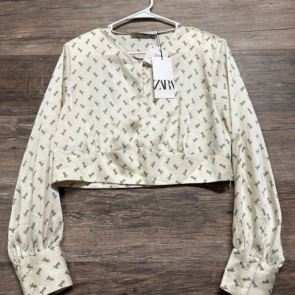 Zara Cream Cropped Floral Blouse with Green Accent